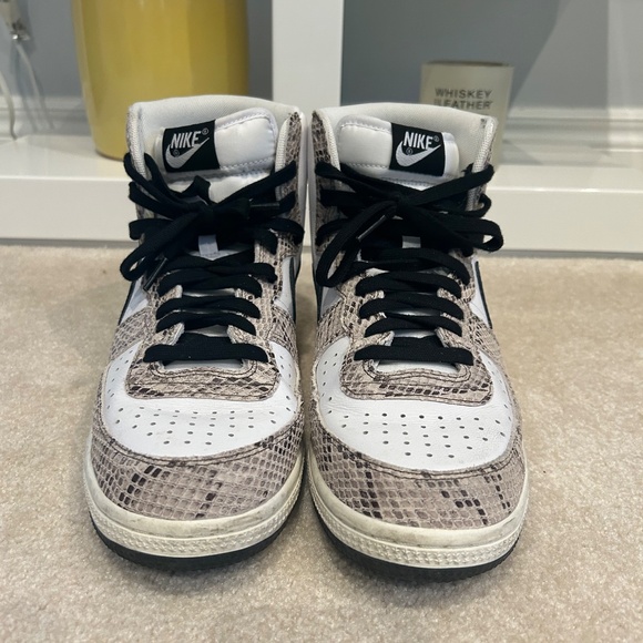 Nike Vintage Hightops - Picture 2 of 3